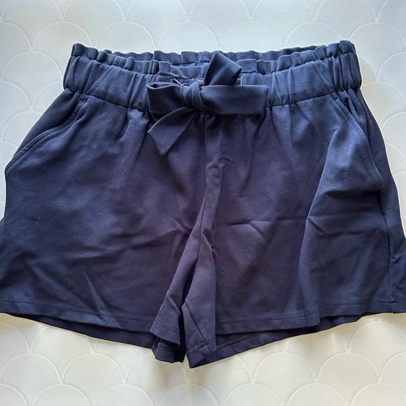 41 Hawthorn High Waist Navy Shorts with Bow - Picture 1 of 6